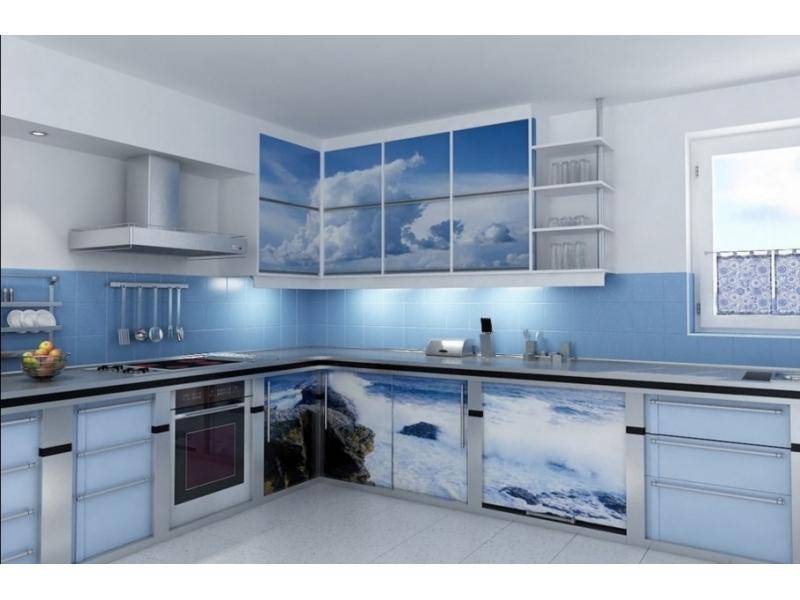 красивая угловая кухня с фотопечатью в Бийске