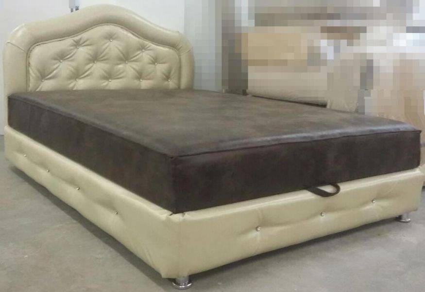 мягкая кровать с утяжками в Бийске