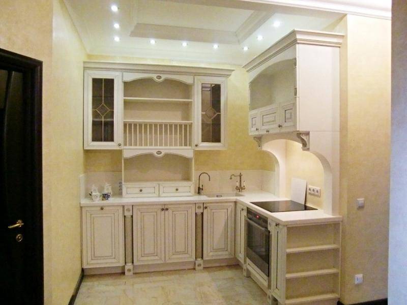 классическая угловая кухня в Бийске