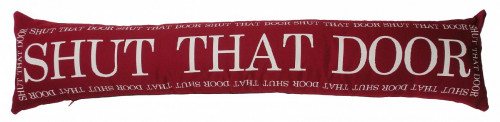 подушка с надписью shut that door в Бийске