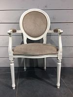 кресло с овальной спинкой «медальон», фасад снежный антик, ткань velvet lux 51 в Бийске